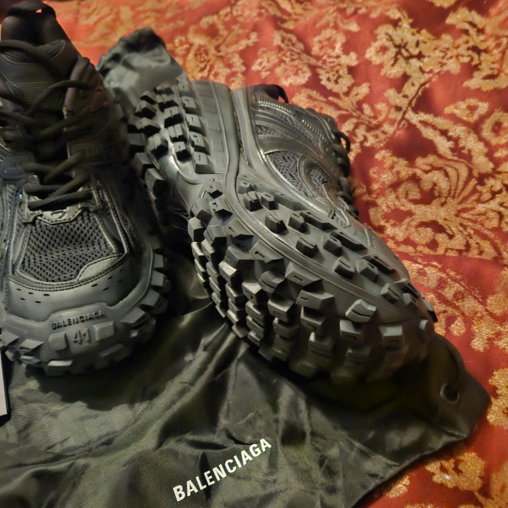 Balenciaga Defenders us 9